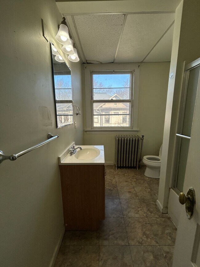 Building Photo - 914 23rd St