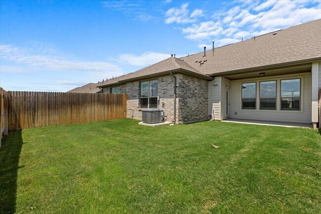 Building Photo - 2500 Forest Creek Dr