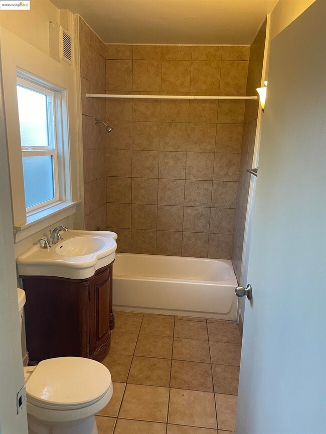 Building Photo - 3525 Bissell Ave