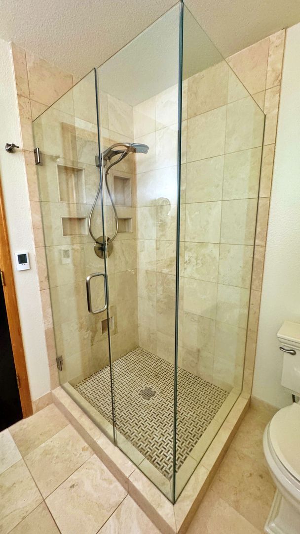 Building Photo - Welcome To This Fantastic 3 Bed 4 Bath Hom...