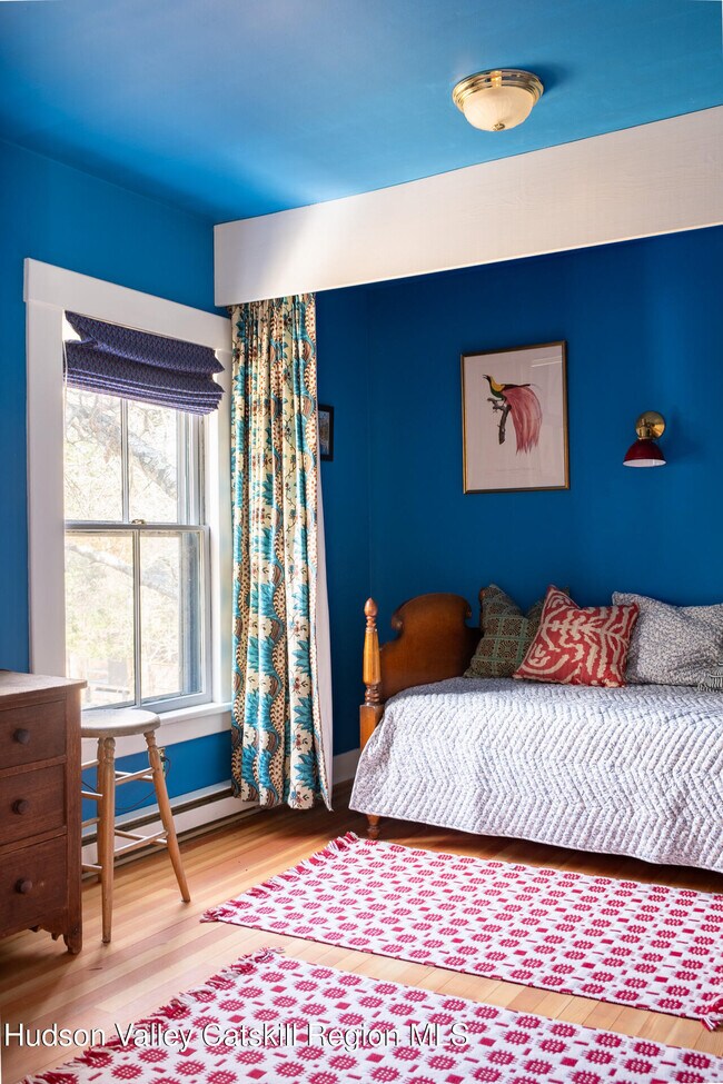 Building Photo - 5 Fairview Ave