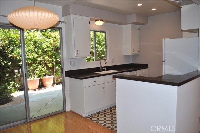 Building Photo - 504 S Euclid Ave