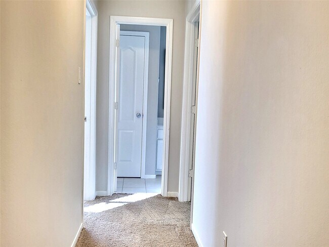 Building Photo - 7415 Hollister Ridge