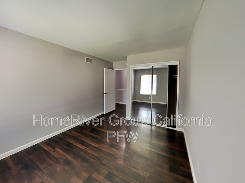 Building Photo - 2862 Hillman St