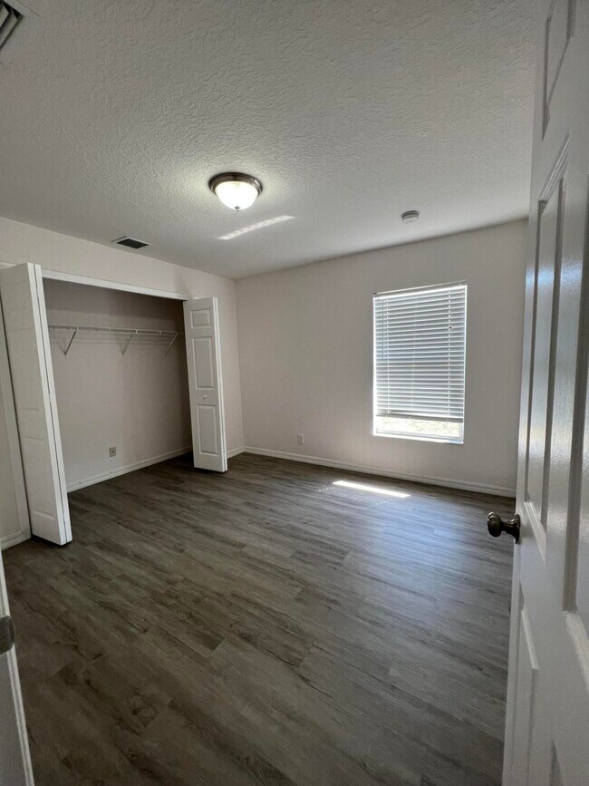 Building Photo - 4251 SW Astro Ct