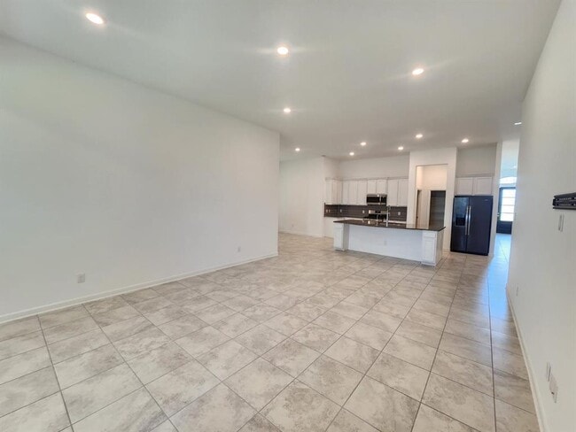 Building Photo - 5003 Twin Summit Dr