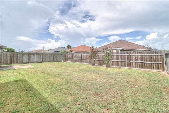 Building Photo - 2317 Tropical Wind Dr