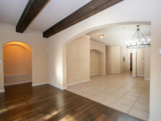 Building Photo - 26618 Camden Chase