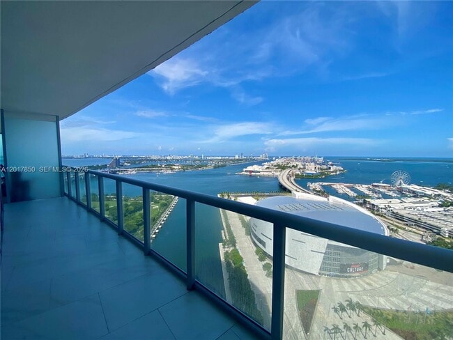 Building Photo - 888 Biscayne Blvd