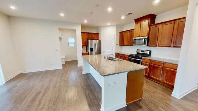 Building Photo - 4500 Collingham Dr