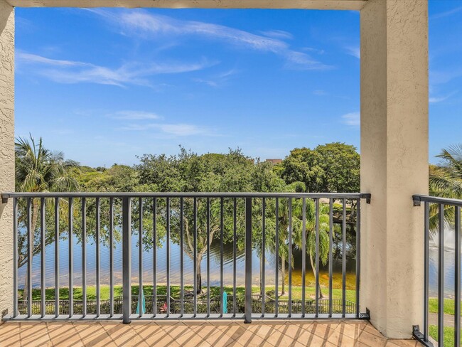 Building Photo - 2105 Lavers Cir