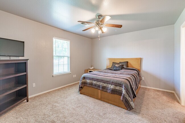 Building Photo - 3/2 in Tradewinds