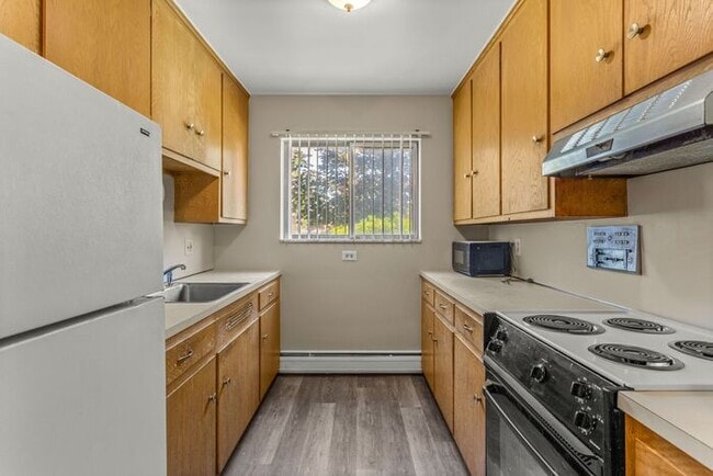 Building Photo - Updated Apartments- Heat and Water included- Section 8 Accepted- Deposit Assistance Program