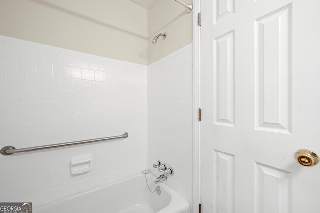 Building Photo - 3698 Fairlane Dr NW