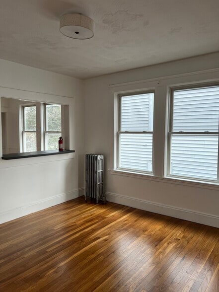 Building Photo - 196 Reservation Rd