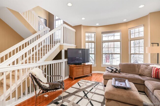 Building Photo - 33 Winder St