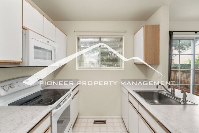 Building Photo - 6162 Colony Cir