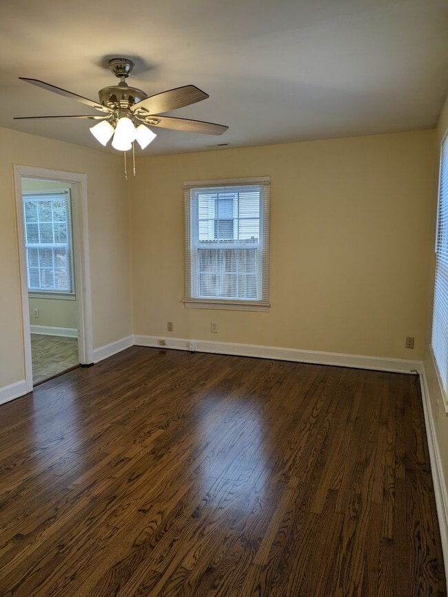 Building Photo - Great 2 Bedroom Home For Rent Near The Library!