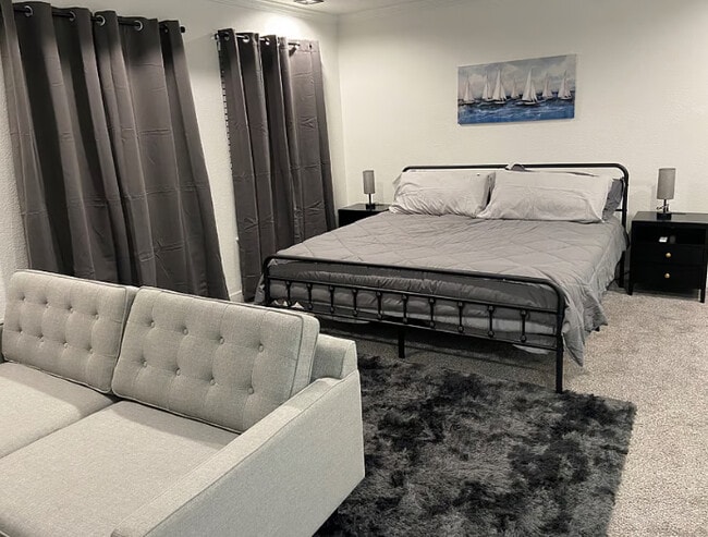 Building Photo - Fully furnished, new construction 4bed/3.5 bath house