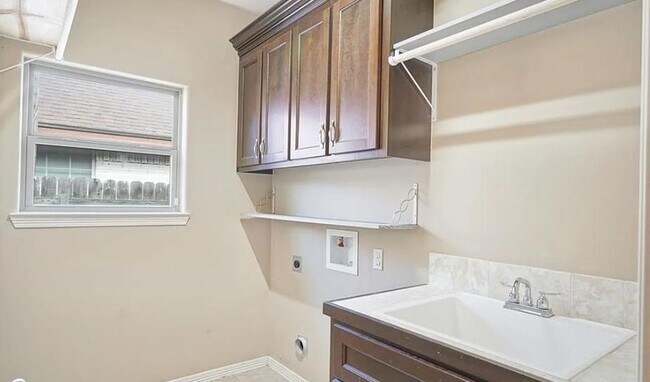 Building Photo - 2902 Granite Dr
