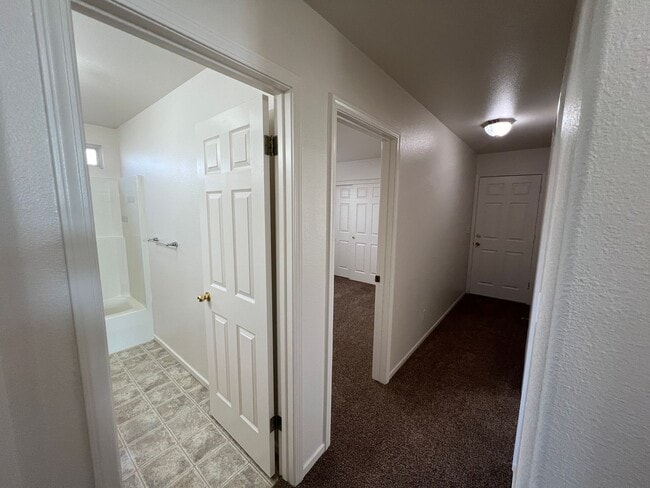 Building Photo - Single story home located in Waterford!