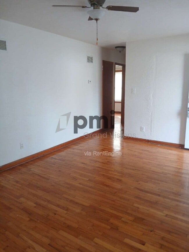 Building Photo - 1404 S 6th St