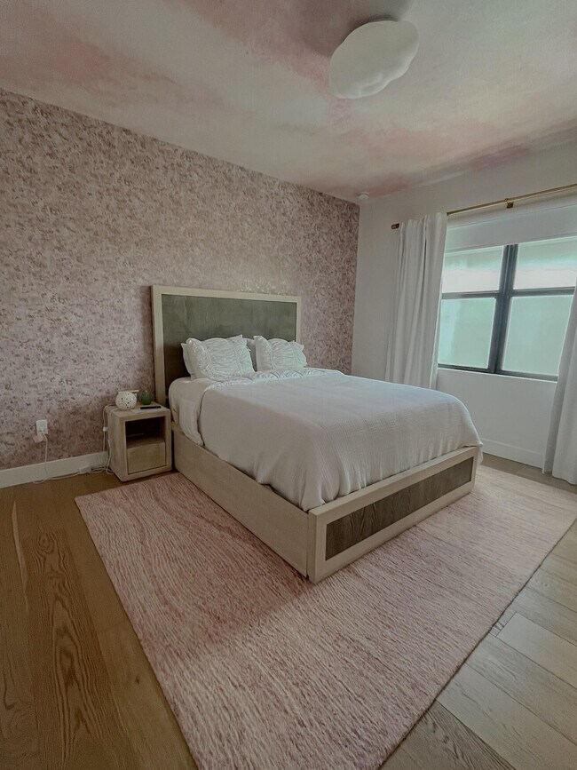 Building Photo - 8227 Oceanus Dr