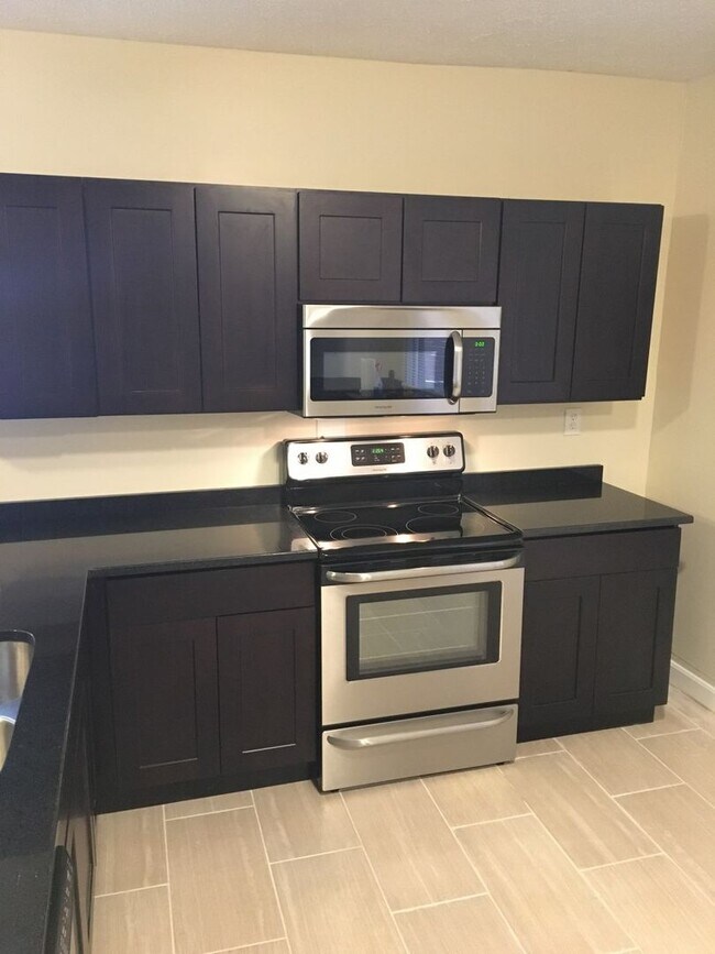 Building Photo - 1445