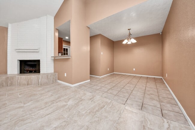 Building Photo - 16425 Monte Carlo Ln