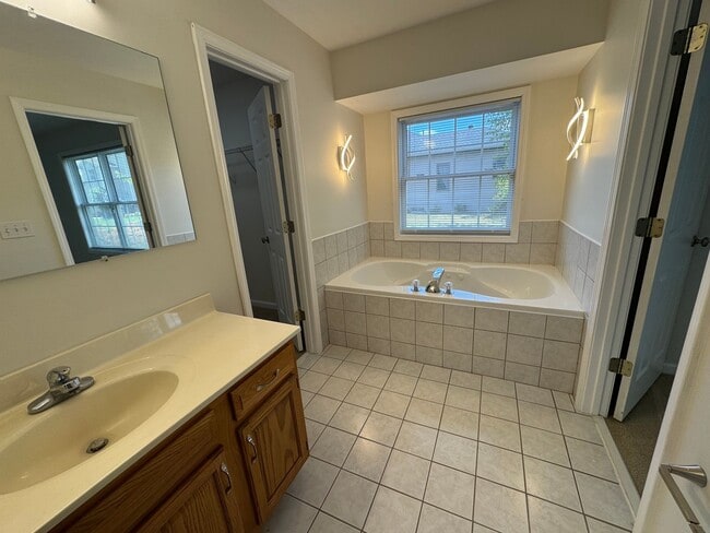 Building Photo - 4 Bedrooms, Big Yard & Top Schools – Don’t...