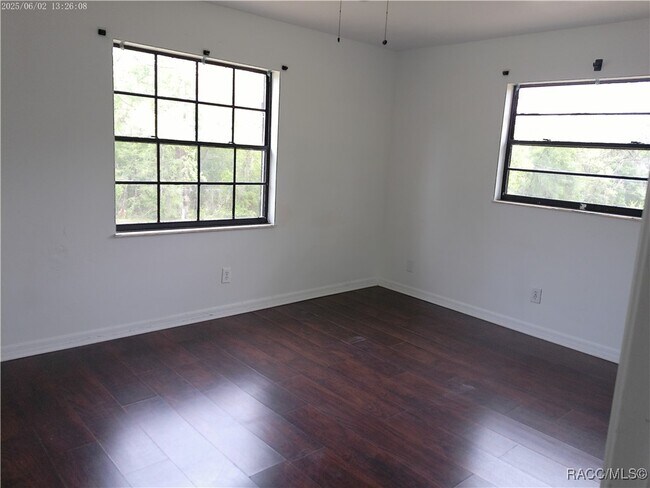 Building Photo - 5526 S Bristol Terrace