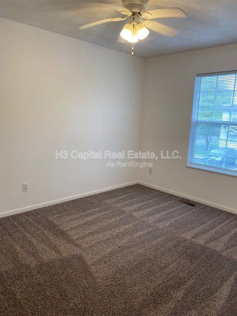 Building Photo - 106 Autumn Pine Dr