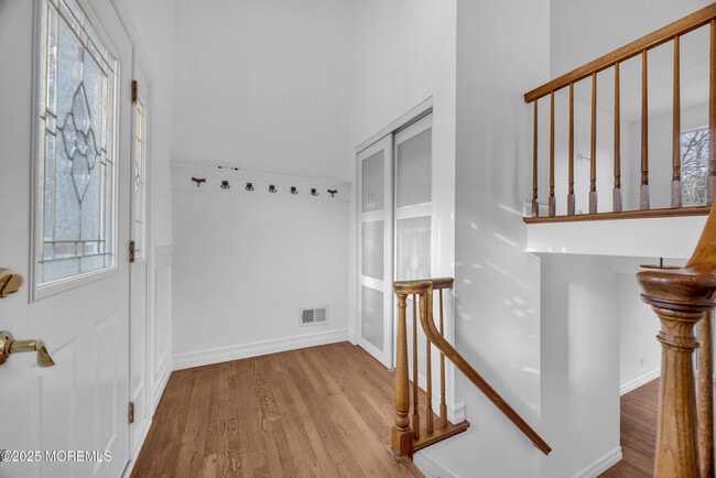 Building Photo - 107 Old Bridge Dr