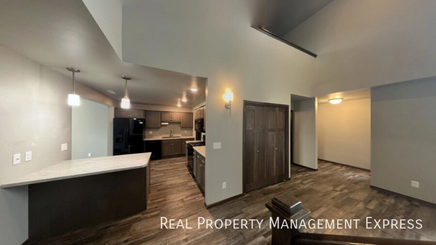 Building Photo - Modern 3 Bed, 2.5 Bath with Loft | Located in Southeast Sioux Falls