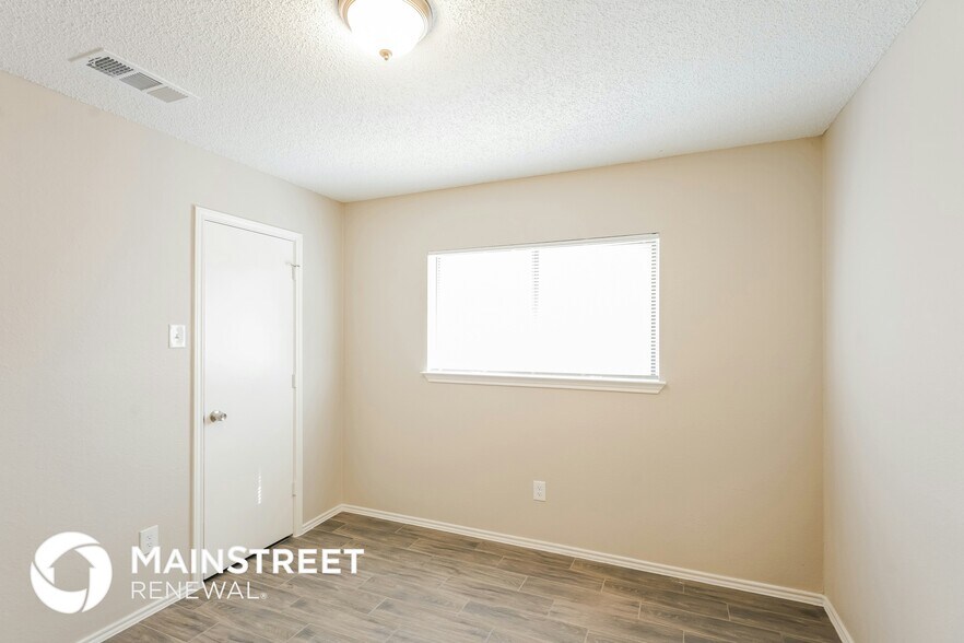 Building Photo - 7132 Penshire Dr