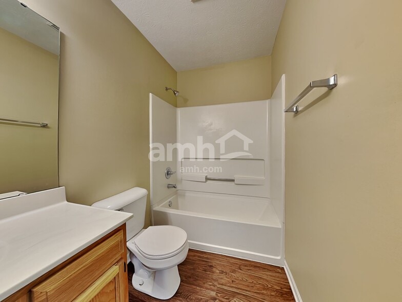 Building Photo - 3882 Greenbrook Dr