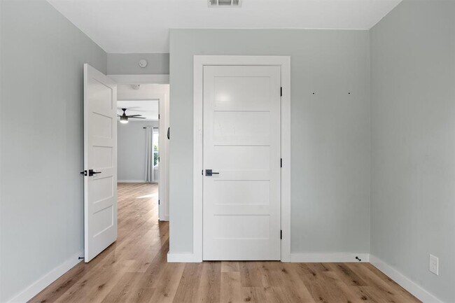 Building Photo - 7718 Croftwood Dr