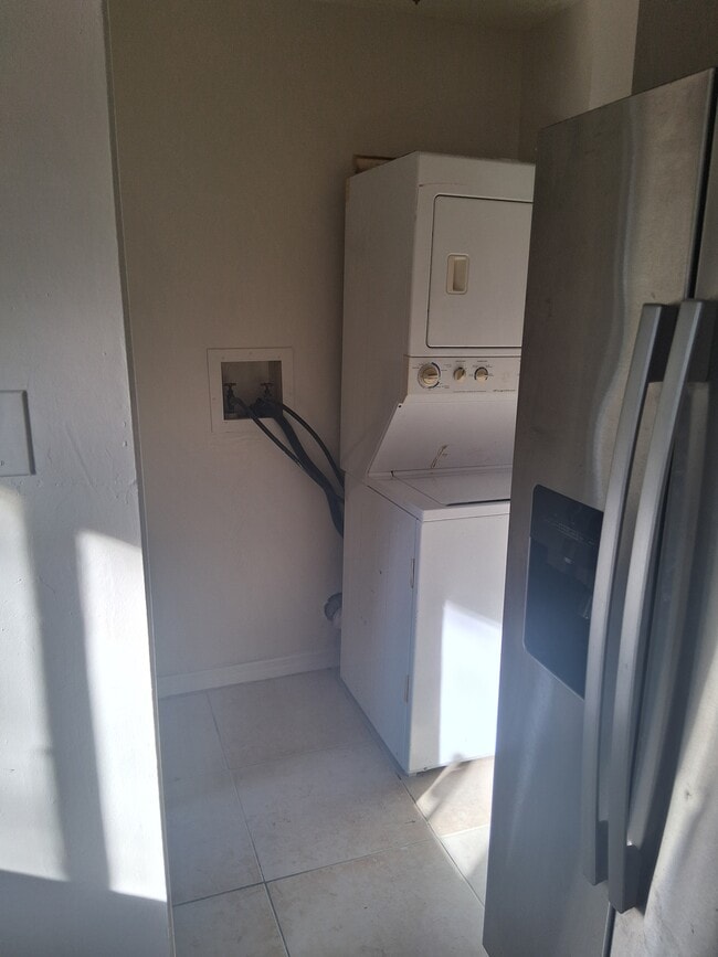 Building Photo - 322 Canal Rd