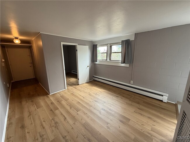 Building Photo - 120 Hasbrouck St