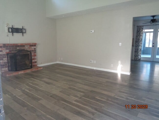 Building Photo - 720 Devonshire Ct