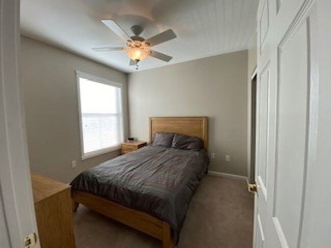 Building Photo - Fully Furnished - Includes Utilities, Inte...