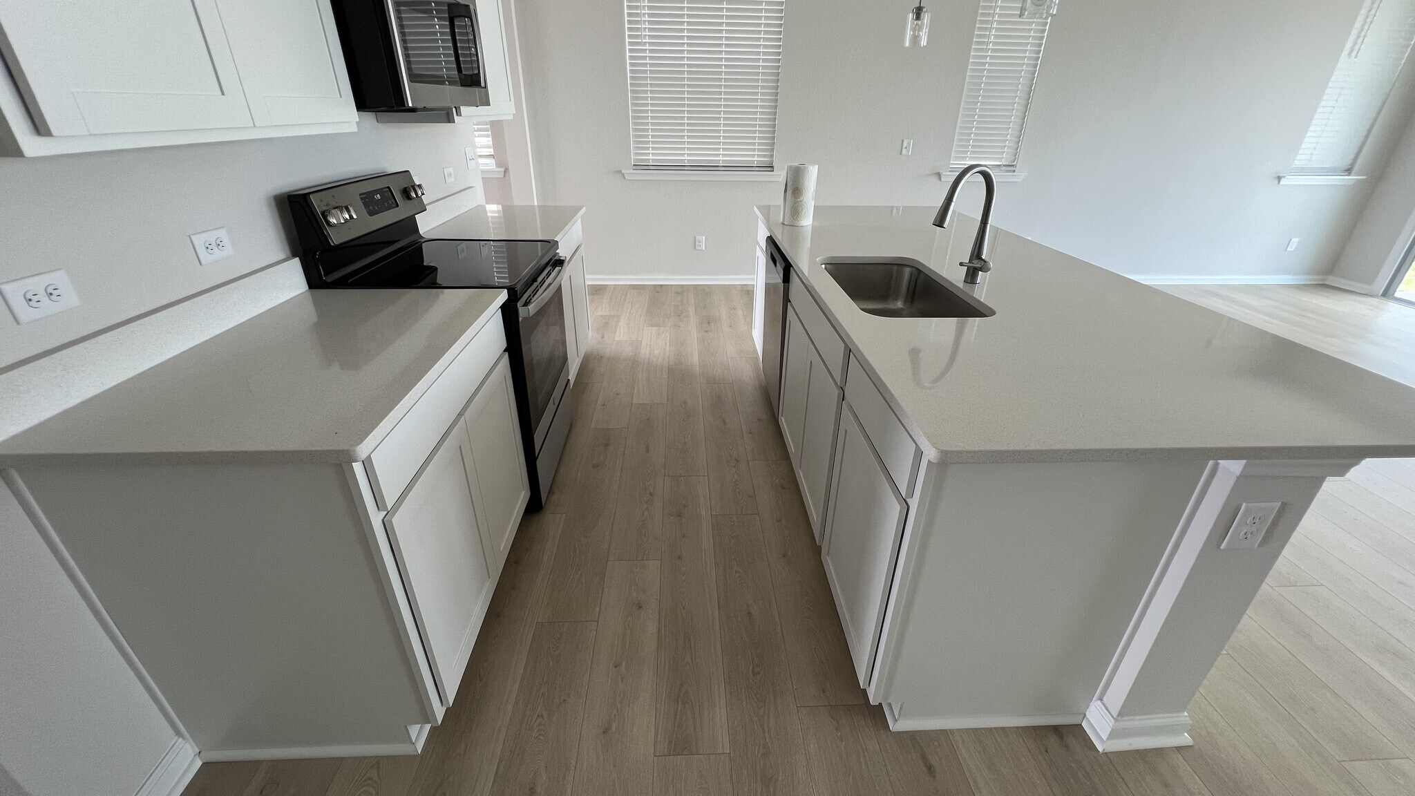 Building Photo - 6891 Mirage St