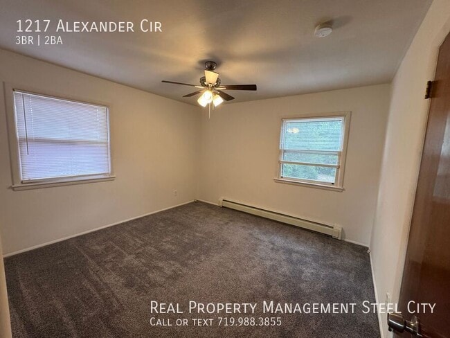 Building Photo - 1217 Alexander Cir