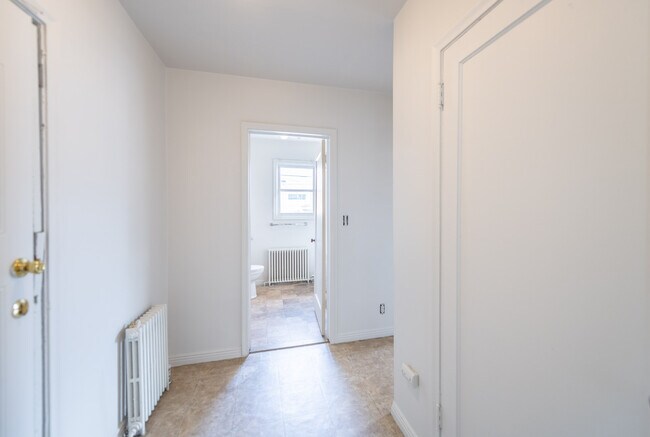 Building Photo - 135 E 4800 S