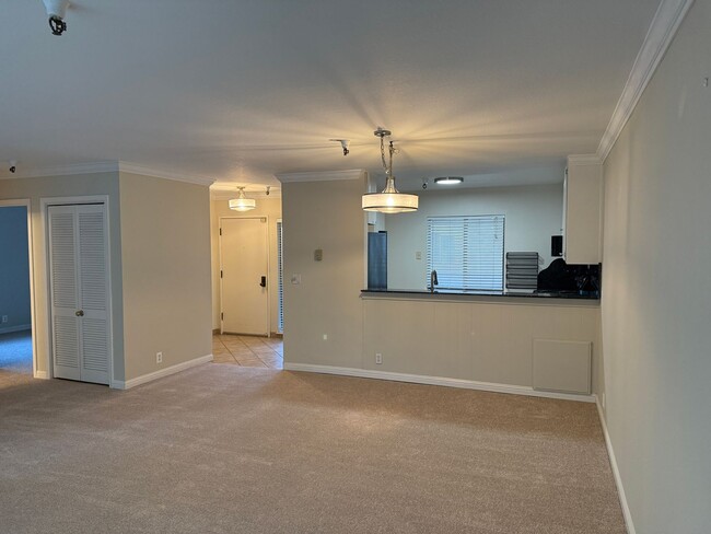 Building Photo - Los Gatos quality condo