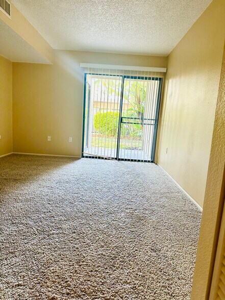 Building Photo - 2208 Bahia Vista St