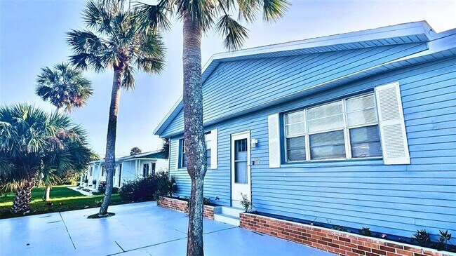 Primary Photo - 124 Boynton Blvd