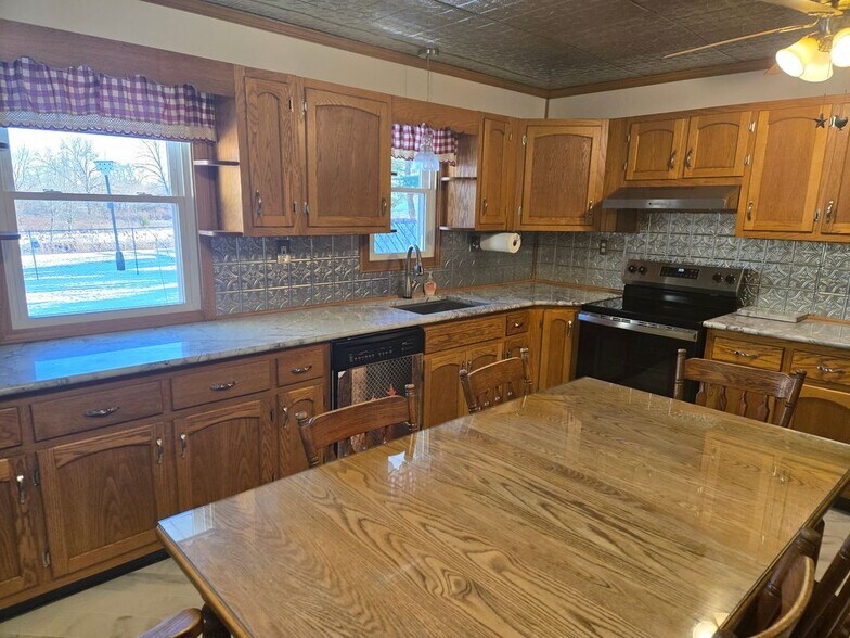 Building Photo - 15329 Church Ln