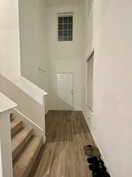 Front entrance - 7314 Madison Commons Ln