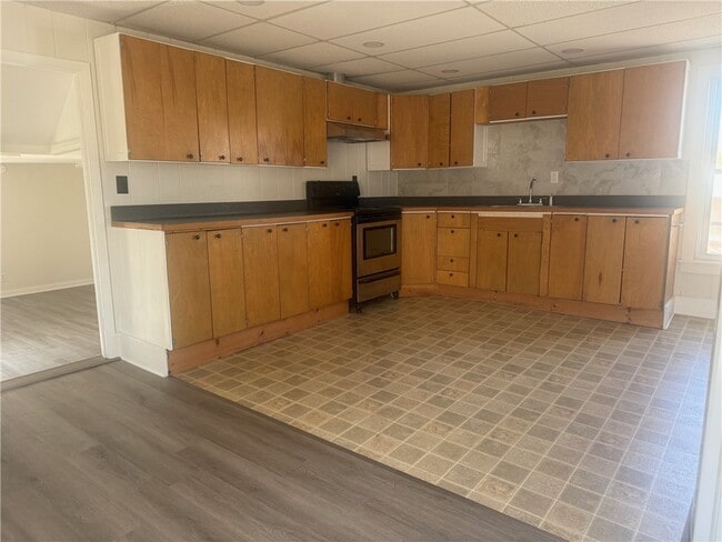 Building Photo - 221 S Franklin St